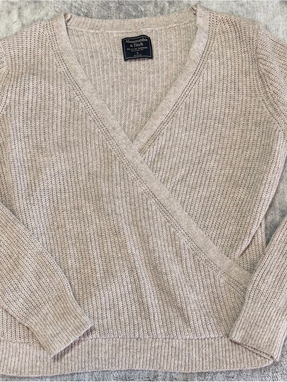 Abercrombie & Fitch Oatmeal Ribbed Wrap Front V-Neck Sweater S